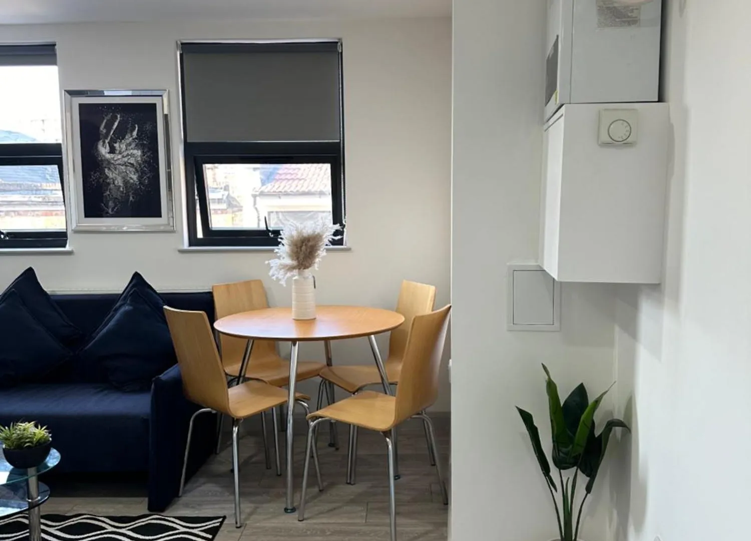 Modern 3 Bedroom With 2 Bathroom In Central London Apartment