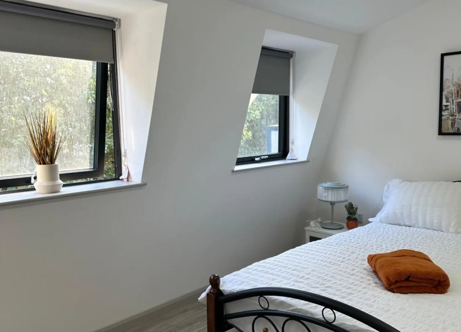 Modern 3 Bedroom With 2 Bathroom In Central London 0*,