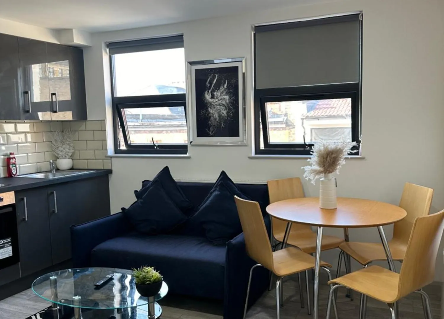 Modern 3 Bedroom With 2 Bathroom In Central London Apartment