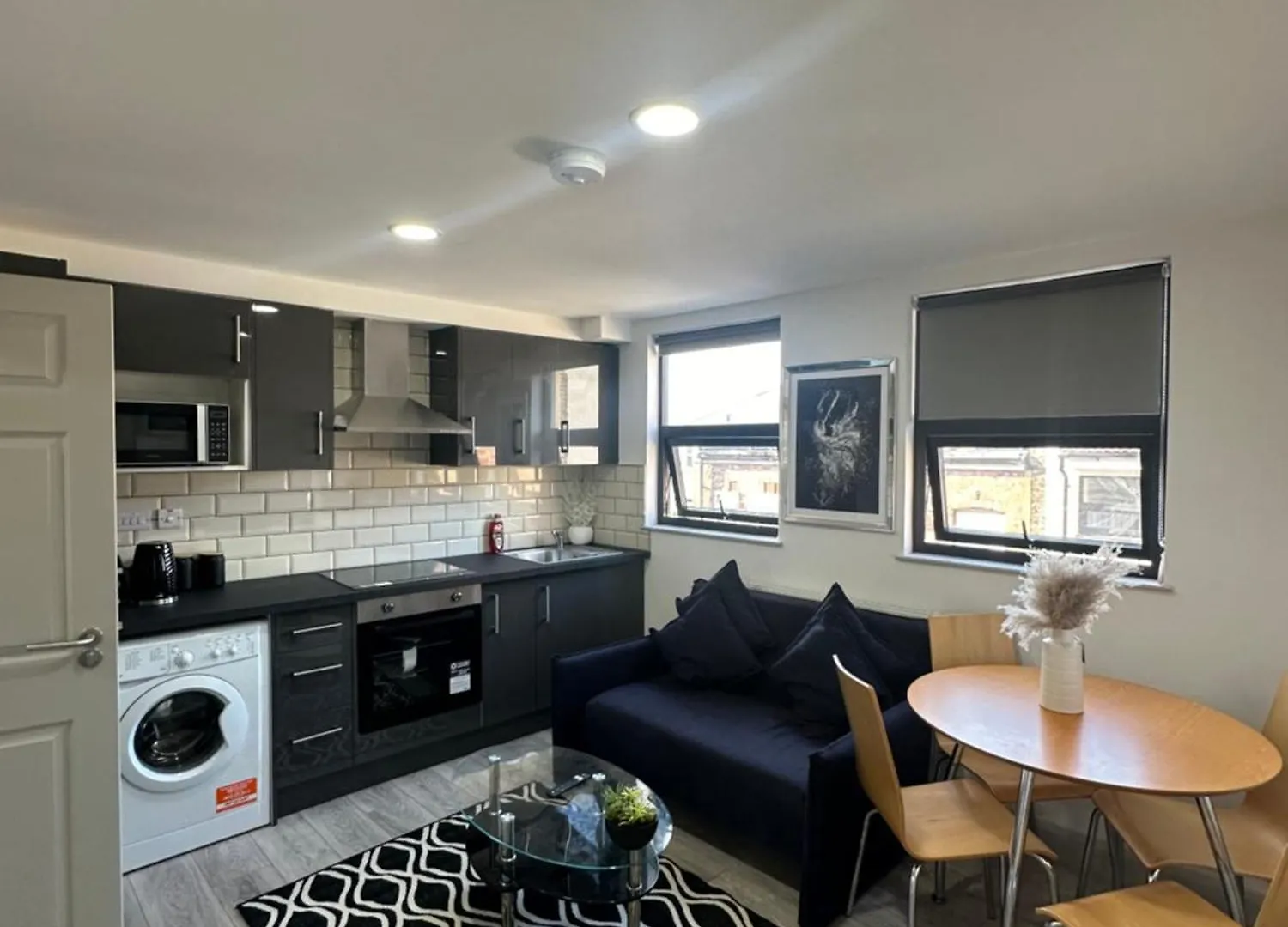 Modern 3 Bedroom With 2 Bathroom In Central London 0*,